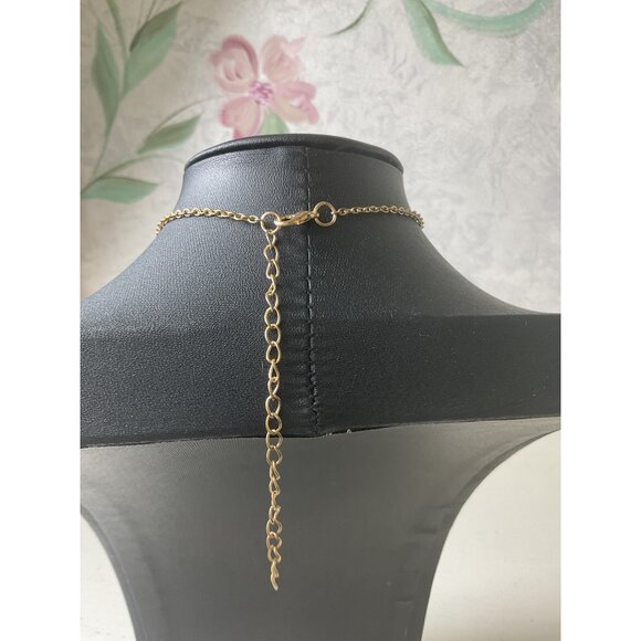 Gold Heart Pendant Necklace With Adjustable Chain - Picture 3 of 4